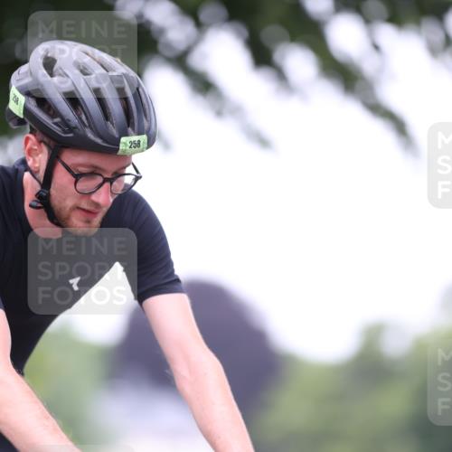 15.06.2025 - 7 Türme Triathlon Yannick Fuchs http://msf.ph/oto/7991634 15.06.2025 11:58:25 Radfahren 258, 276 meine-sportfotos.de