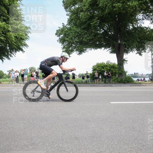 15.06.2025 - 7 Türme Triathlon Yannick Fuchs http://msf.ph/oto/7991645 15.06.2025 13:24:46 Radfahren 473, 613, 674 meine-sportfotos.de