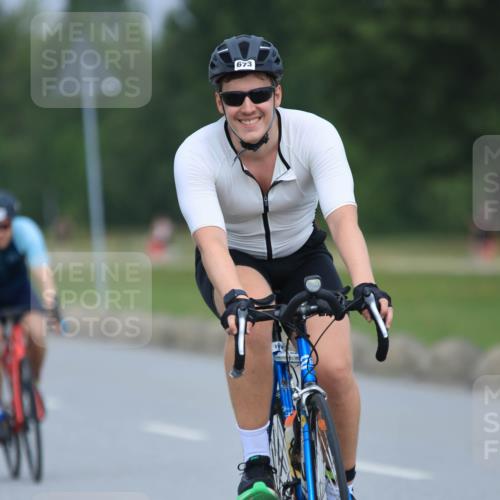 21.06.2025 - 27. Vierlanden-Triathlon H.Heesch http://msf.ph/oto/7991742 15.06.2025 11:57:27 Radfahren 673, 693, 911, 964 meine-sportfotos.de