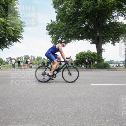 15.06.2025 - 7 Türme Triathlon Yannick Fuchs http://msf.ph/oto/7991760 15.06.2025 13:25:23 Radfahren 470 meine-sportfotos.de