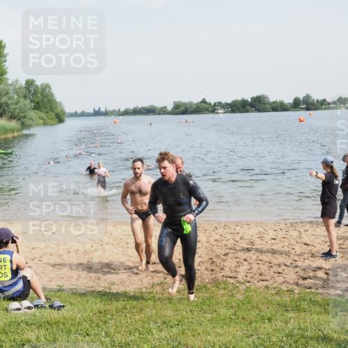 21.06.2025 - 27. Vierlanden-Triathlon MichiJ http://msf.ph/oto/7991778 15.06.2026 09:54:24 Schwimmen 253, 255, 261, 337, 342, 354 meine-sportfotos.de