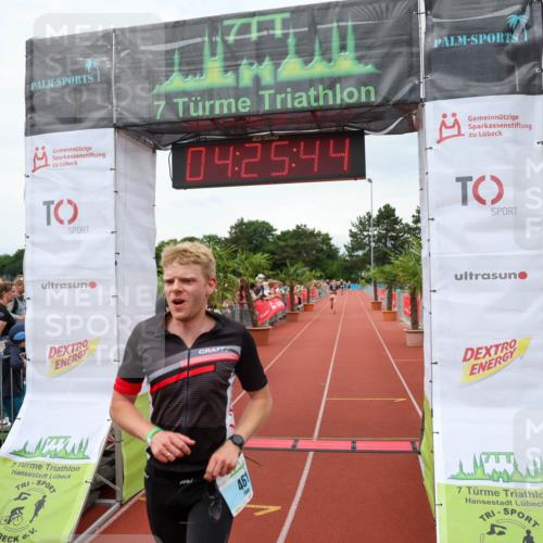 15.06.2025 - 7 Türme Triathlon Michael Strokosch http://msf.ph/oto/7991780 15.06.2025 14:25:44 Ziel 461, 1009 meine-sportfotos.de
