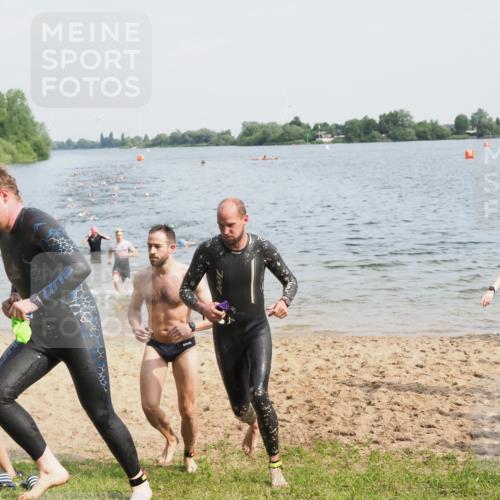 21.06.2025 - 27. Vierlanden-Triathlon MichiJ http://msf.ph/oto/7991786 15.06.2026 09:54:25 Schwimmen 253, 255, 261, 318, 337, 342, 354 meine-sportfotos.de