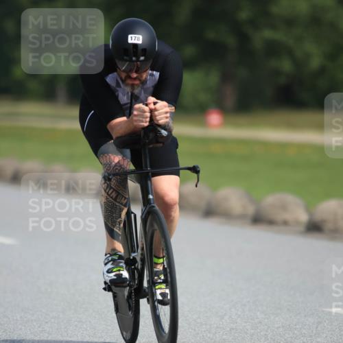 15.06.2025 - 27. Vierlanden-Triathlon H.Heesch http://msf.ph/oto/7991798 15.06.2025 10:01:35 Radfahren 5, 178 meine-sportfotos.de