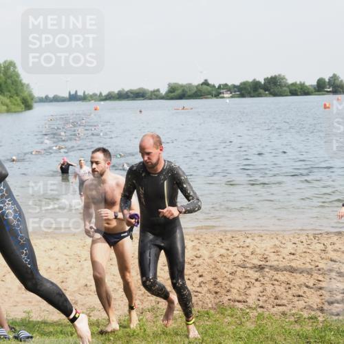21.06.2025 - 27. Vierlanden-Triathlon MichiJ http://msf.ph/oto/7991801 15.06.2026 09:54:25 Schwimmen 253, 255, 261, 318, 337, 342, 354 meine-sportfotos.de