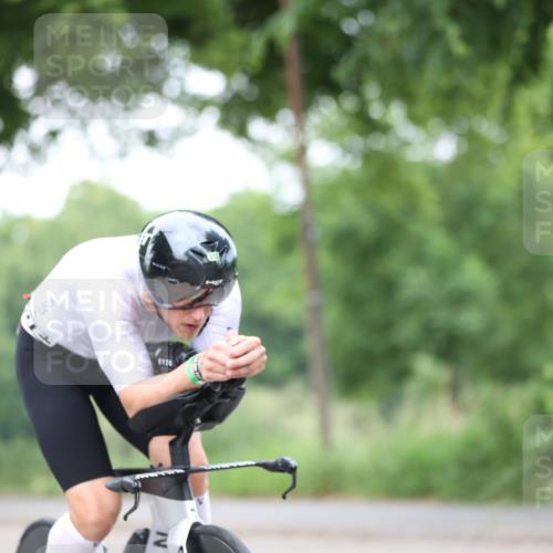 15.06.2025 - 7 Türme Triathlon Yannick Fuchs http://msf.ph/oto/7991805 15.06.2025 11:59:08 Radfahren  meine-sportfotos.de
