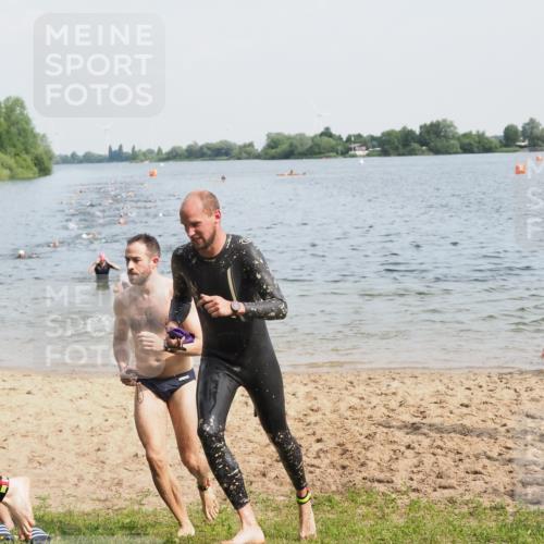 21.06.2025 - 27. Vierlanden-Triathlon MichiJ http://msf.ph/oto/7991809 15.06.2026 09:54:25 Schwimmen 253, 255, 261, 318, 337, 342, 354 meine-sportfotos.de
