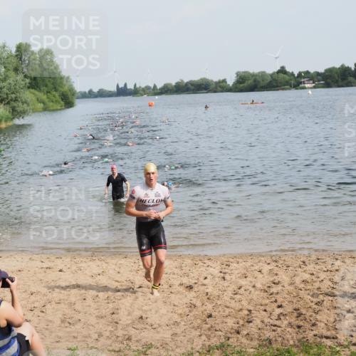 21.06.2025 - 27. Vierlanden-Triathlon MichiJ http://msf.ph/oto/7991888 15.06.2026 09:54:29 Schwimmen 253, 255, 261, 262, 318, 342, 354 meine-sportfotos.de