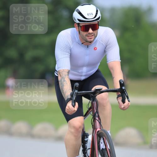 21.06.2025 - 27. Vierlanden-Triathlon H.Heesch http://msf.ph/oto/7991906 15.06.2025 11:57:40 Radfahren 655, 792, 798, 804, 833, 858, 904, 954, 958 meine-sportfotos.de