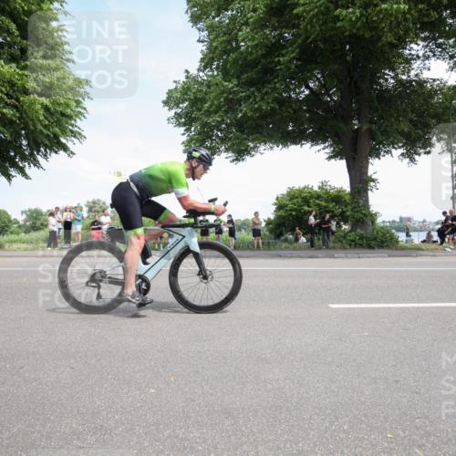 15.06.2025 - 7 Türme Triathlon Yannick Fuchs http://msf.ph/oto/7991912 15.06.2025 13:26:00 Radfahren 294, 855, 887, 939, 955 meine-sportfotos.de
