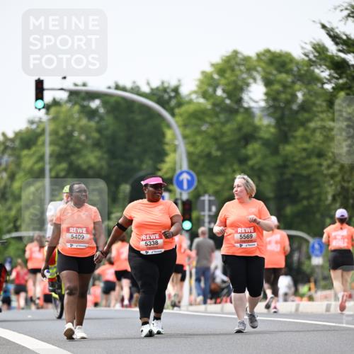15.06.2025 - REWE Women's Run Dr. Thomas Lammeyer http://msf.ph/oto/7991933 15.06.2025 10:51:41 Laufen 5409, 5338, 5569 meine-sportfotos.de