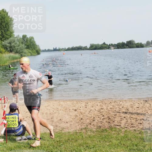 21.06.2025 - 27. Vierlanden-Triathlon MichiJ http://msf.ph/oto/7991951 15.06.2026 09:54:31 Schwimmen 253, 255, 261, 262, 318, 354 meine-sportfotos.de