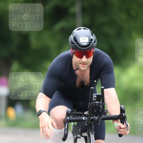 15.06.2025 - 7 Türme Triathlon Yannick Fuchs http://msf.ph/oto/7991958 15.06.2025 11:59:37 Radfahren 243 meine-sportfotos.de