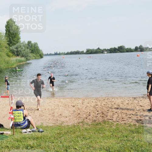 21.06.2025 - 27. Vierlanden-Triathlon MichiJ http://msf.ph/oto/7991962 15.06.2026 09:54:32 Schwimmen 253, 255, 261, 262, 294, 318, 354 meine-sportfotos.de