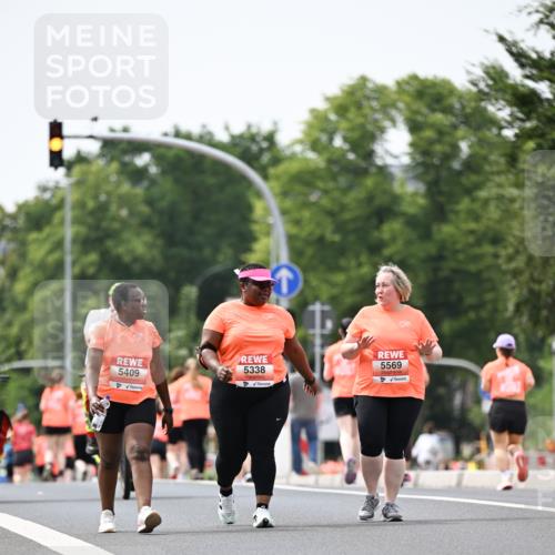 15.06.2025 - REWE Women's Run Dr. Thomas Lammeyer http://msf.ph/oto/7992000 15.06.2025 10:51:42 Laufen 5409, 5338, 5569 meine-sportfotos.de