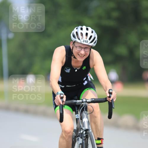21.06.2025 - 27. Vierlanden-Triathlon H.Heesch http://msf.ph/oto/7992025 15.06.2025 11:58:00 Radfahren 248, 928, 952 meine-sportfotos.de