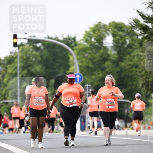15.06.2025 - REWE Women's Run Dr. Thomas Lammeyer http://msf.ph/oto/7992028 15.06.2025 10:51:42 Laufen 5409, 5338, 5569 meine-sportfotos.de
