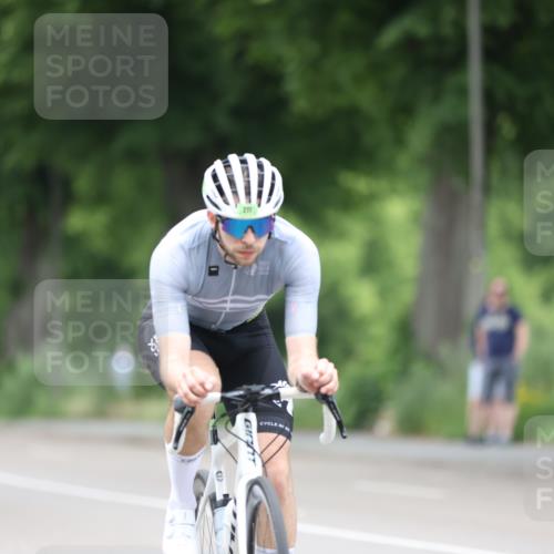 15.06.2025 - 7 Türme Triathlon Yannick Fuchs http://msf.ph/oto/7992054 15.06.2025 11:59:47 Radfahren 277 meine-sportfotos.de
