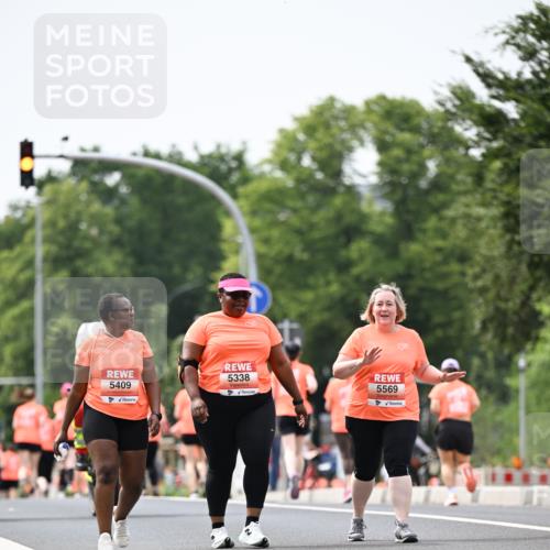 15.06.2025 - REWE Women's Run Dr. Thomas Lammeyer http://msf.ph/oto/7992070 15.06.2025 10:51:42 Laufen 5409, 5338, 5569 meine-sportfotos.de