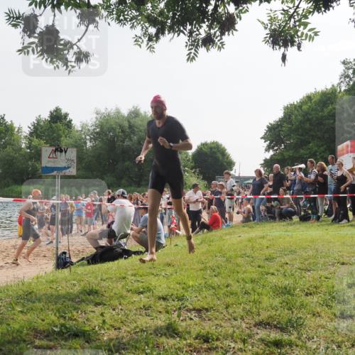 15.06.2025 - 27. Vierlanden-Triathlon KatJ http://msf.ph/oto/7992072 15.06.2025 09:52:03 Schwimmen 282, 288, 292 meine-sportfotos.de