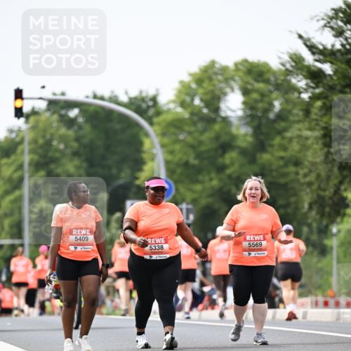 15.06.2025 - REWE Women's Run Dr. Thomas Lammeyer http://msf.ph/oto/7992077 15.06.2025 10:51:43 Laufen 5409, 5338, 5569 meine-sportfotos.de