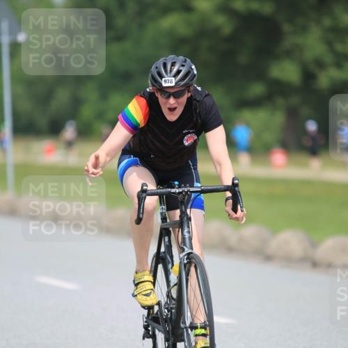21.06.2025 - 27. Vierlanden-Triathlon H.Heesch http://msf.ph/oto/7992078 15.06.2025 11:58:42 Radfahren 213, 682, 771, 861, 927, 963 meine-sportfotos.de