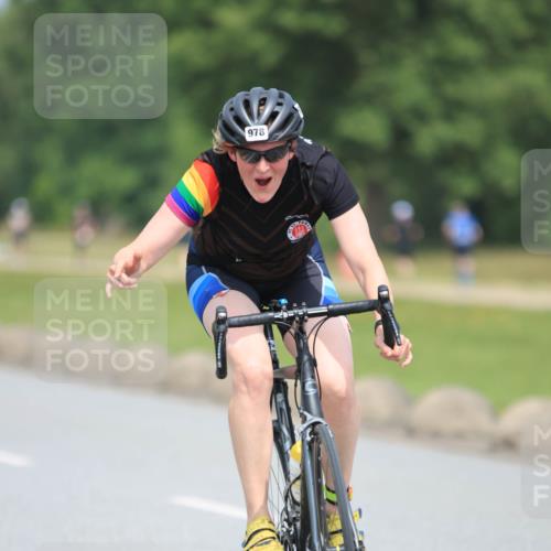 21.06.2025 - 27. Vierlanden-Triathlon H.Heesch http://msf.ph/oto/7992087 15.06.2025 11:58:42 Radfahren 213, 682, 771, 861, 927, 963 meine-sportfotos.de