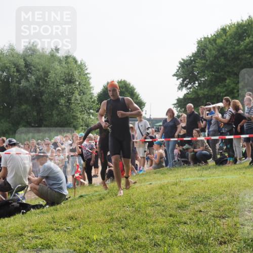 15.06.2025 - 27. Vierlanden-Triathlon KatJ http://msf.ph/oto/7992116 15.06.2025 09:52:06 Schwimmen 282, 288, 292 meine-sportfotos.de