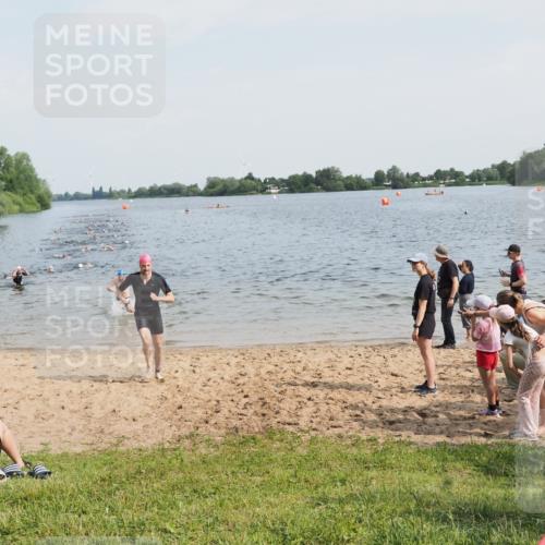 21.06.2025 - 27. Vierlanden-Triathlon MichiJ http://msf.ph/oto/7992118 15.06.2026 09:54:36 Schwimmen 262, 294, 318, 354 meine-sportfotos.de