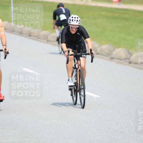 21.06.2025 - 27. Vierlanden-Triathlon H.Heesch http://msf.ph/oto/7992125 15.06.2025 11:59:22 Radfahren 770, 789, 945 meine-sportfotos.de