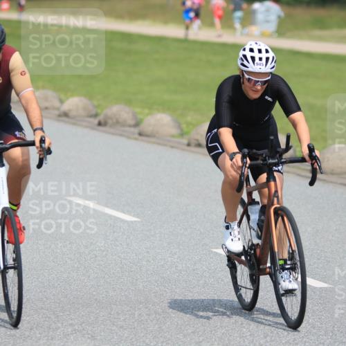 21.06.2025 - 27. Vierlanden-Triathlon H.Heesch http://msf.ph/oto/7992133 15.06.2025 11:59:23 Radfahren 770, 789, 945 meine-sportfotos.de