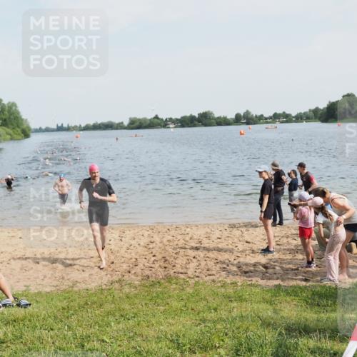 21.06.2025 - 27. Vierlanden-Triathlon MichiJ http://msf.ph/oto/7992136 15.06.2026 09:54:37 Schwimmen 262, 294, 318, 354 meine-sportfotos.de