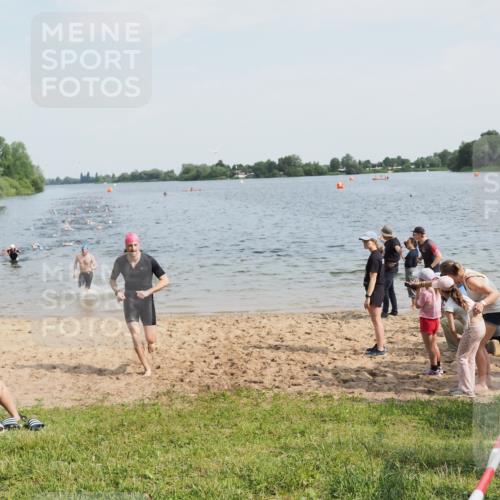 21.06.2025 - 27. Vierlanden-Triathlon MichiJ http://msf.ph/oto/7992152 15.06.2026 09:54:37 Schwimmen 262, 294, 318, 354 meine-sportfotos.de