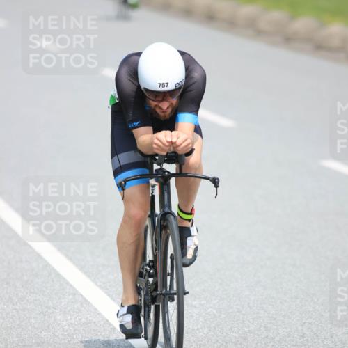 21.06.2025 - 27. Vierlanden-Triathlon H.Heesch http://msf.ph/oto/7992153 15.06.2025 11:59:45 Radfahren 757, 811, 919 meine-sportfotos.de