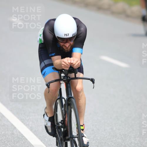 21.06.2025 - 27. Vierlanden-Triathlon H.Heesch http://msf.ph/oto/7992159 15.06.2025 11:59:45 Radfahren 757, 811, 919 meine-sportfotos.de