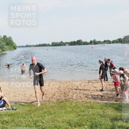 21.06.2025 - 27. Vierlanden-Triathlon MichiJ http://msf.ph/oto/7992183 15.06.2026 09:54:37 Schwimmen 262, 294, 318, 354 meine-sportfotos.de