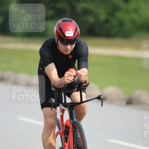 15.06.2025 - 27. Vierlanden-Triathlon H.Heesch http://msf.ph/oto/7992210 15.06.2025 10:09:22 Radfahren 23, 68, 169, 397 meine-sportfotos.de