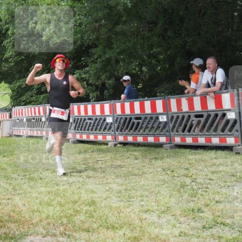 21.06.2025 - 27. Vierlanden-Triathlon KatJ http://msf.ph/oto/7992222 15.06.2025 12:35:12 Laufen  meine-sportfotos.de