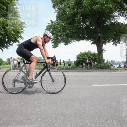 15.06.2025 - 7 Türme Triathlon Yannick Fuchs http://msf.ph/oto/7992240 15.06.2025 13:26:56 Radfahren 672, 760, 998 meine-sportfotos.de