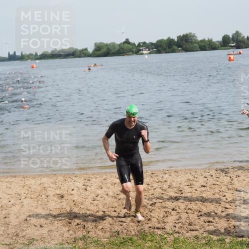 21.06.2025 - 27. Vierlanden-Triathlon MichiJ http://msf.ph/oto/7992289 15.06.2026 09:54:48 Schwimmen 294, 297, 319, 361 meine-sportfotos.de