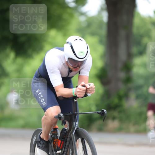 15.06.2025 - 7 Türme Triathlon Yannick Fuchs http://msf.ph/oto/7992339 15.06.2025 12:02:18 Radfahren 286 meine-sportfotos.de