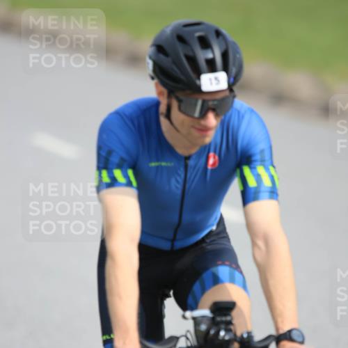 15.06.2025 - 27. Vierlanden-Triathlon H.Heesch http://msf.ph/oto/7992360 15.06.2025 10:11:40 Radfahren 15, 17, 84, 173, 416, 1398 meine-sportfotos.de