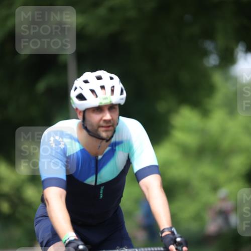15.06.2025 - 7 Türme Triathlon Yannick Fuchs http://msf.ph/oto/7992364 15.06.2025 13:05:42 Radfahren 303, 589, 758 meine-sportfotos.de