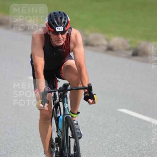 15.06.2025 - 27. Vierlanden-Triathlon H.Heesch http://msf.ph/oto/7992379 15.06.2025 10:12:15 Radfahren 174, 404 meine-sportfotos.de