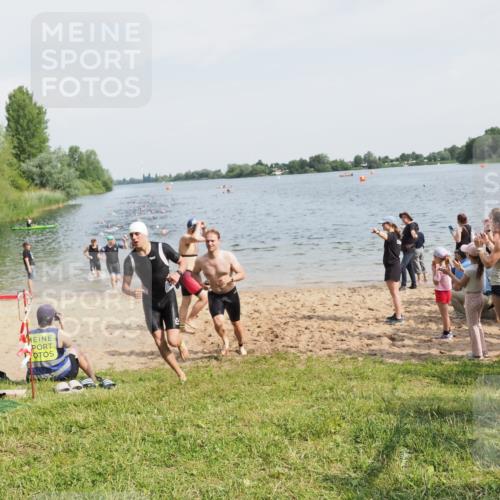 21.06.2025 - 27. Vierlanden-Triathlon MichiJ http://msf.ph/oto/7992419 15.06.2026 09:54:54 Schwimmen 297, 319, 336, 344, 361 meine-sportfotos.de