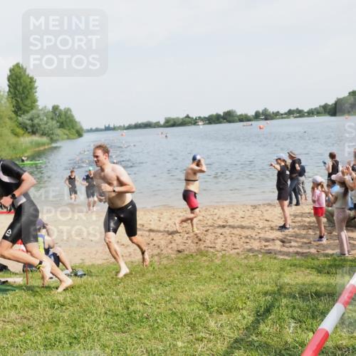 21.06.2025 - 27. Vierlanden-Triathlon MichiJ http://msf.ph/oto/7992483 15.06.2026 09:54:55 Schwimmen 297, 319, 336, 344, 361 meine-sportfotos.de