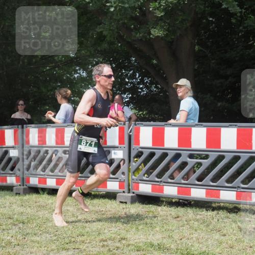 21.06.2025 - 27. Vierlanden-Triathlon KatJ http://msf.ph/oto/7992555 15.06.2025 12:30:43 Ziel 871 meine-sportfotos.de