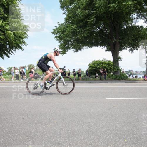 15.06.2025 - 7 Türme Triathlon Yannick Fuchs http://msf.ph/oto/7992598 15.06.2025 13:28:45 Radfahren 274, 557, 595, 745, 804, 805, 886, 1049 meine-sportfotos.de