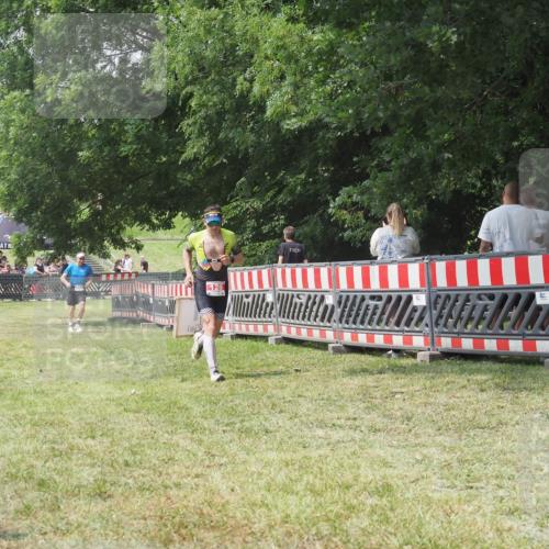 21.06.2025 - 27. Vierlanden-Triathlon KatJ http://msf.ph/oto/7992606 15.06.2025 12:30:54 Ziel 126 meine-sportfotos.de