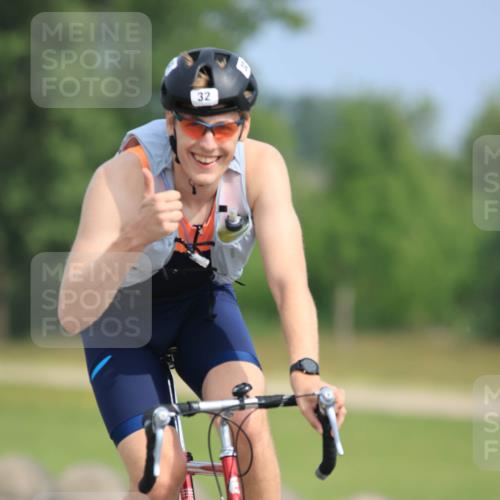 15.06.2025 - 27. Vierlanden-Triathlon H.Heesch http://msf.ph/oto/7992608 15.06.2025 10:17:05 Radfahren 32, 234, 431 meine-sportfotos.de